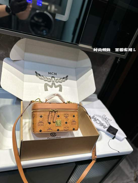 Picture of MCM Handbags _SKUfw242036849fw